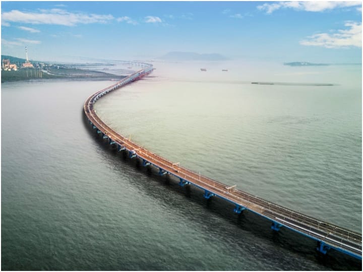 इस पुल का पूरा नाम अटल बिहारी वाजपेयी शिवडी-न्हावाशेवा सेतु रखा गया है. पुलिस की लंबाई 22 किलोमीटर है.