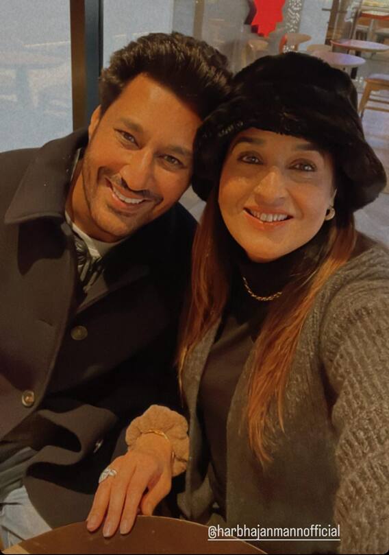 ਗਾਇਕ ਹਰਭਜਨ ਮਾਨ ਦੀਆਂ ਪਤਨੀ ਨਾਲ ਰੋਮਾਂਟਿਕ ਤਸਵੀਰਾਂ