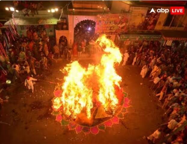 ਨਵੇਂ ਵਿਆਹੇ ਜੋੜੇ ਦੀ ਪੂਰੇ ਪਰਿਵਾਰ ਨਾਲ ਵਿਆਹ ਤੋਂ ਬਾਅਦ ਪਹਿਲੀ ਲੋਹੜੀ ਮਨਾਈ ਜਾਂਦੀ ਹੈ। ਲੋਹੜੀ ਵਾਲੇ ਦਿਨ ਅੱਗ ਦੇ ਆਲੇ-ਦੁਆਲੇ ਪਰਿਕਰਮਾ ਕੀਤੀ ਜਾਂਦੀ ਹੈ ਅਤੇ ਚੰਗੇ ਜੀਵਨ ਦੀ ਸ਼ੁਰੂਆਤ ਲਈ ਬਜ਼ੁਰਗਾਂ ਤੋਂ ਆਸ਼ੀਰਵਾਦ ਲਿਆ ਜਾਂਦਾ ਹੈ।