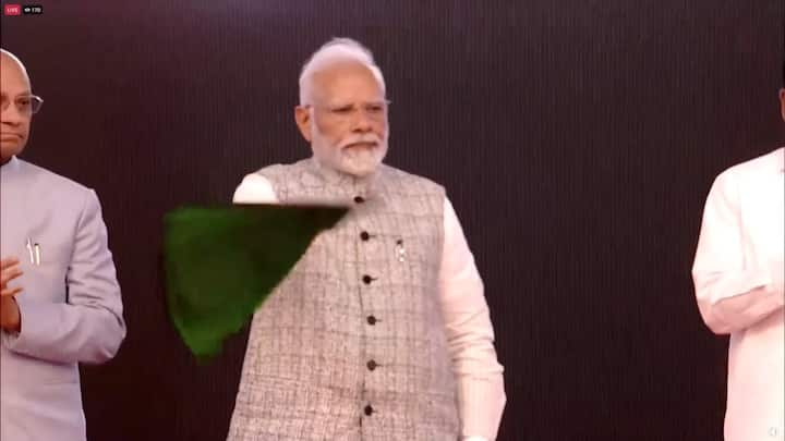 PM Modi Navi Mumbai Visit : पंतप्रधान मोदींच्या हस्ते नवी मुंबईत विकास कामांचं लोकार्पण,भाषणातील ठळक मुद्दे