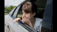 प्रवासात उलटीचा त्रास तुम्हालाही होतो ना? 'या' सोप्या टिप्स तुमच्यासाठी रामबाण उपाय