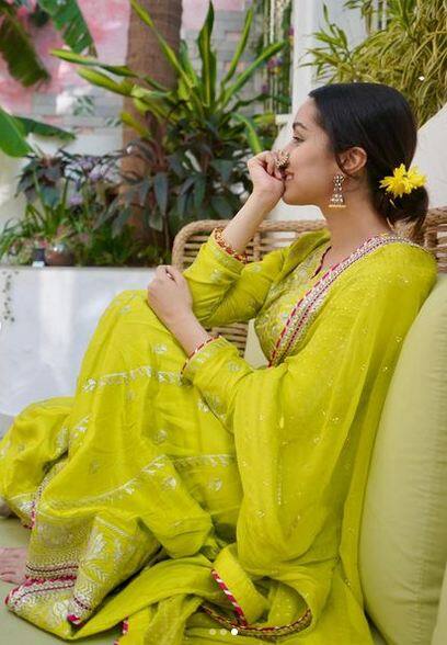 ਐਥਨਿਕ ਲੁੱਕ 'ਚ ਬੇਹੱਦ ਖੂਬਸੂਰਤ ਲੱਗ ਰਹੀ ਸੀ ਸ਼ਰਧਾ ਕਪੂਰ