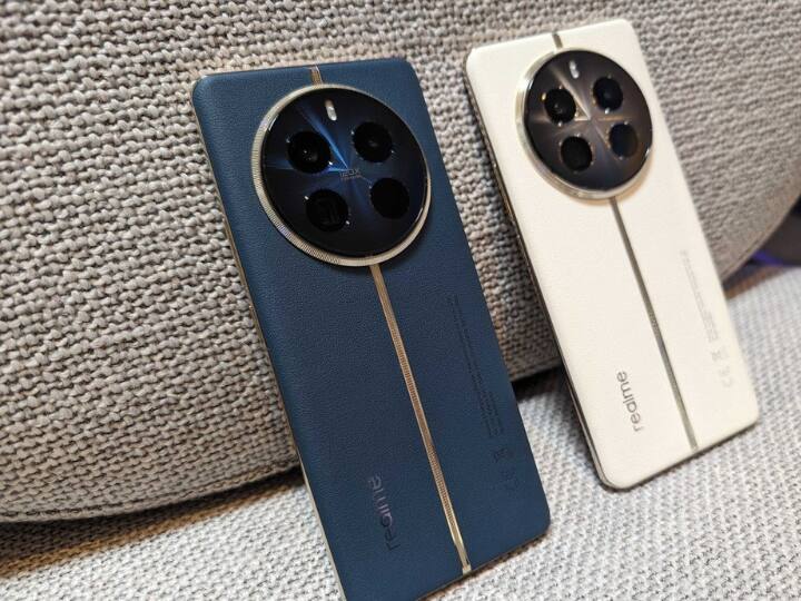 रियलमी 12 प्रो में 50MP Sony IMX890 प्राइमरी सेंसर OIS सपोर्ट के साथ मिलेगा. साथ ही इस सीरीज में आपको एक OV64B सेंसर पेरिस्कोप शूटर के साथ मिलेगा जो 120x जूम को सपोर्ट करेगा. प्रो मॉडल में कम्पनी Snapdragon 7s Gen 2 चिपसेट और 5000 एमएएच की बैटरी दे सकती है. प्लस मॉडल में आपको 64MP का Omnivision OV64B सेंसर मिल सकता है.