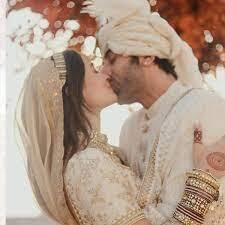 Liplock: ਸ਼ਰੇਆਮ ਰੋਮਾਂਟਿਕ ਹੋਏ ਇਹ ਬਾਲੀਵੁੱਡ Star