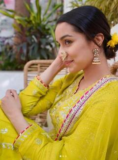 Shraddha Kapoor: ਐਥਨਿਕ ਲੁੱਕ 'ਚ ਬੇਹੱਦ ਖੂਬਸੂਰਤ ਲੱਗ ਰਹੀ ਸੀ ਸ਼ਰਧਾ ਕਪੂਰ, ਦਿਲ ਹਾਰ ਬੈਠੇ ਫੈਨਜ਼