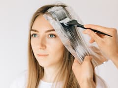 Natural Hair Dye : या नैसर्गिक पद्धतीने केस रंगवा केस, चमकदार आणि सुंदर दिसतील!