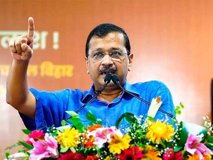 Delhi Excise Policy Case: ईडी ने शनिवार को चौथी बार सीएम अरविंद केजरीवाल को पूछताछ में शामिल होने के लिए समन भेजा. इस बार सीएम समन पर अमल करेंगे या नहीं इसको लेकर स्थिति अभी स्पष्ट नहीं है.