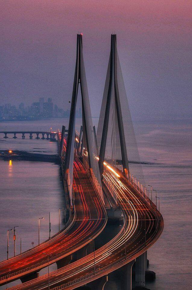 त्याच जागेवर खांब बनवण्याचे काम केले जाते.यामध्ये सर्वप्रथम पायाभरणीचे काम केले जाते. संपूर्ण प्रकल्पाच्या आकारावर आधारित पाया योजना देखील आधीच बनविली जाते.