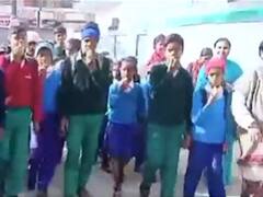 झारखंड के सिमडेगा में 'सीटी बजाओ स्कूल बुलाओ’ का आरंभ कुछ यूं मिल रहा अनोखी मुहिम का फायदा