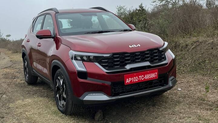 SUV গাড়ি হিসেবে এই মডেলে খুব একটা বেশি স্পেস না থাকলেও, যে সমস্ত ফিচার্স এতে রাখা হয়েছে তাতে এই দামের মধ্যে সেরা গাড়ি হতে চলেছে কিয়া সনেট ফেসলিফট। রয়েছে স্পোর্টি লুক, উন্নত গুণমান এবং উন্নত প্রযুক্তির মিশেল।   ছবি- নিজস্ব