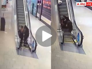 Video: शॉपिंग मॉल में लड़कियों के साथ हुआ हादसा, वीडियो देख के हंसी नहीं रोक पाएंगे