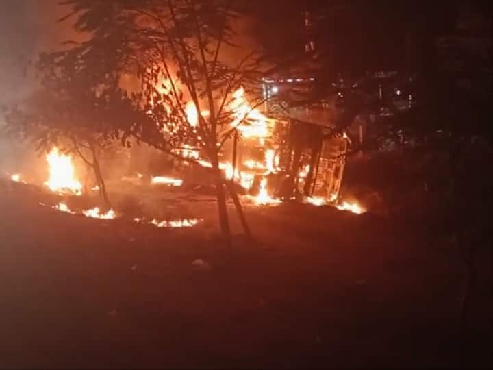Telangana Fire Accident Woman Charred Death, 4 Injured Bus Catches Fire On Hyderabad-Bangalore Highway Telangana: Woman Charred To Death, 4 Injured After Bus Catches Fire On Hyderabad-Bangalore Highway
