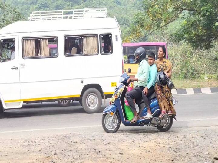 Pongal 2024 People who travel with their families on two-wheelers without realizing the danger - TNN Pongal 2024: பஸ், கார், டிரெயின் எதுவும் வேண்டாம்..! எங்க டூவீலரே போதும்..!   ஜாலியாய் பயணிக்கும் மக்கள்.!