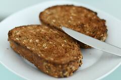 Brown bread for health : आरोग्यासाठी ब्राऊन ब्रेड खरंच योग्य आहे का ?