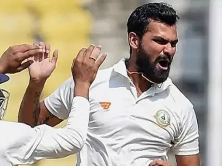 Ranji Trophy 2024 Vidarbha spinner Aditya Sarwate bowls 53 dot balls in nine-over spell Ranji Trophy: 54 பந்துகளில் 53 பந்துகள் டாட்.. மணிப்பூரை மிரட்டி, சுருட்டி வீசிய விதர்பா வீரர்!