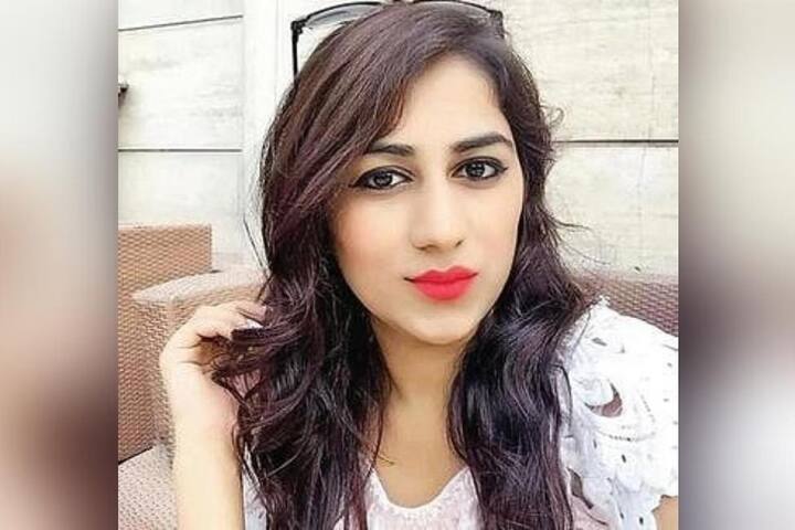 मॉडेल दिव्या पाहुजाची (Divya Pahuja) 2 जानेवारीला सिटी पॉइंट हॉटेलच्या रूममध्ये गोळ्या झाडून हत्या करण्यात आली.याप्रकरणी बंगालमधून अटक करण्यात आलेल्या बलराज नावाच्या व्यक्तीची चौकशी पोलिसांनी केली. त्याची चौकशी केल्यानंतर  दिव्या पाहुजाचा मृतदेह पोलिसांना सापडला आहे.