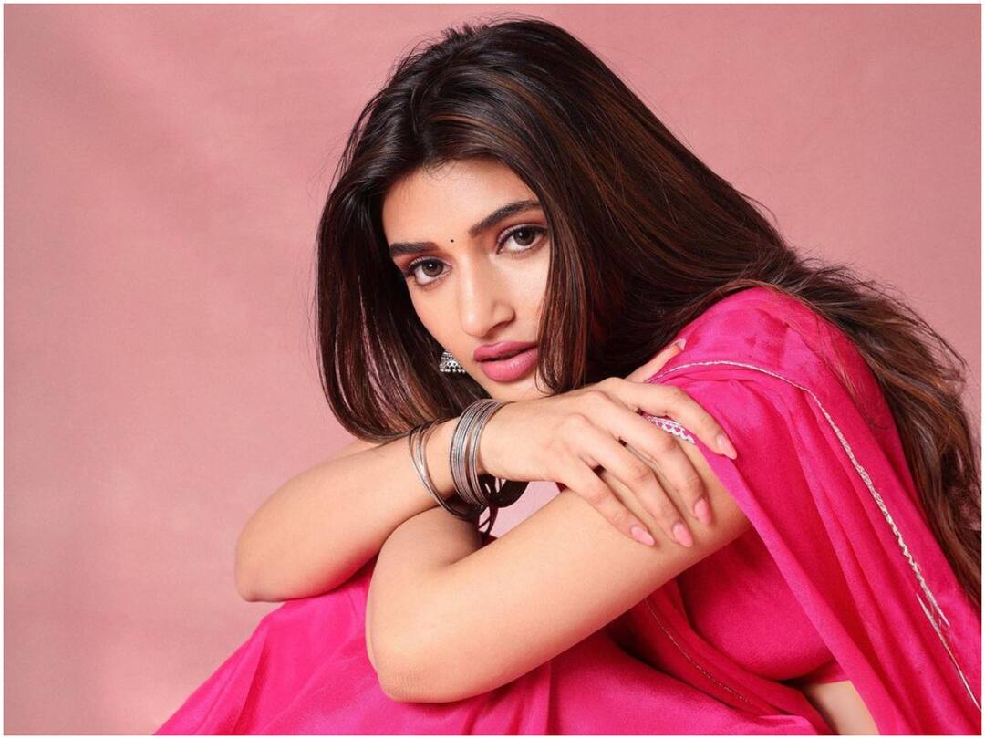 Sreeleela yet again proves that nobody can beat her in dance Sreeleela: డ్యాన్సుల్లో శ్రీ లీలకు పోటీ లేదుగా... స్టార్స్ సినిమాలకు ఫస్ట్ ఛాయిస్ తెలుగమ్మాయే