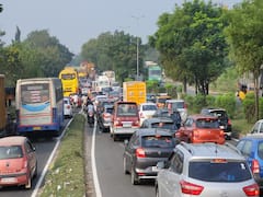 தென் மாவட்டத்திற்கு படையெடுக்கும் வாகனங்கள்..இவ்வளவு காரா?