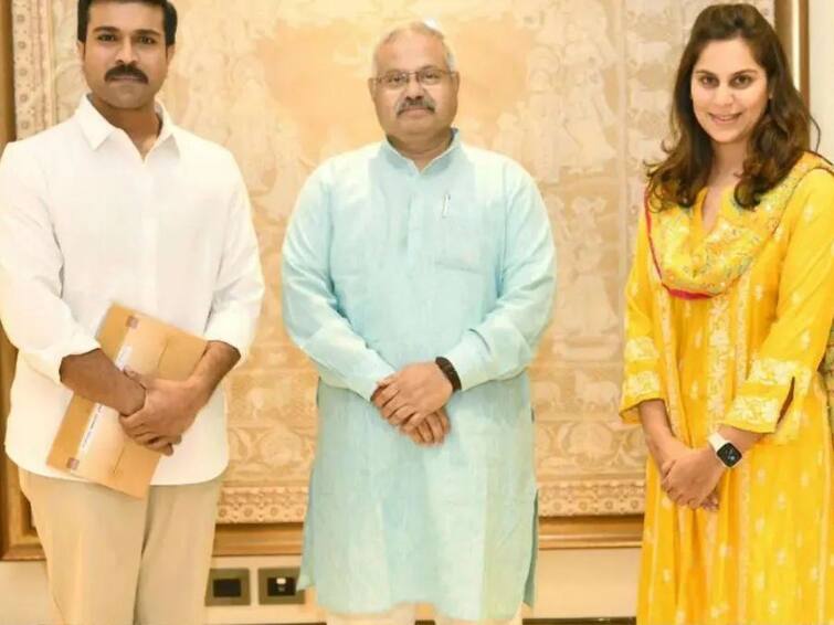 Ram Charan Upasana receive Ram Mandir consecration ceremony invitation in Ayodhya Ram Charan: రామ్ చరణ్ దంపతులకు అయోధ్య ఆహ్వానం, ఇంటికి వచ్చి ఆహ్వానించిన ఆర్ఎస్ఎస్ సభ్యులు