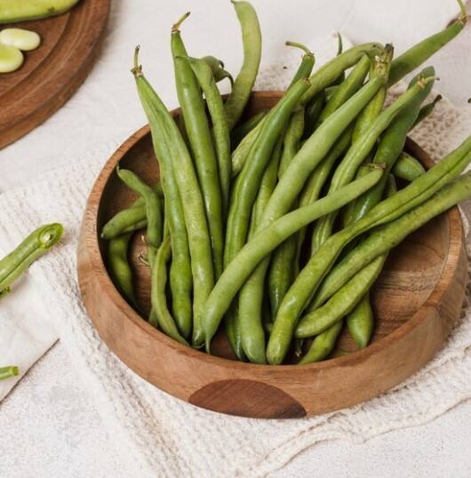 ਹਰੀਆਂ ਫਲੀਆਂ ਵਿੱਚ ਫੋਲੇਟ ਅਤੇ ਪੋਟਾਸ਼ੀਅਮ ਦੀ ਚੰਗੀ ਮਾਤਰਾ ਹੁੰਦੀ ਹੈ। ਜਿਸ ਕਾਰਨ ਇਹ ਬਲੱਡ ਪ੍ਰੈਸ਼ਰ ਨੂੰ ਕੰਟਰੋਲ ਕਰਨ 'ਚ ਮਦਦ ਕਰਦਾ ਹੈ। ਇਹ ਦਿਲ ਦੀ ਸਿਹਤ ਨੂੰ ਵੀ ਸੁਧਾਰਦਾ ਹੈ।