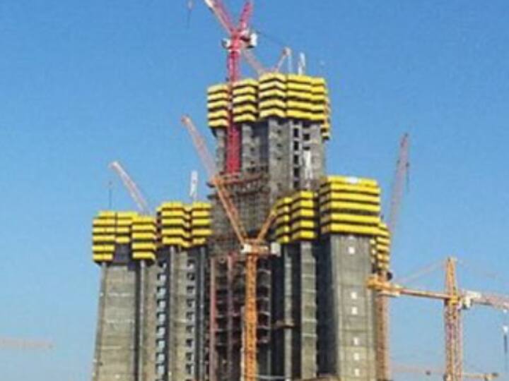 सऊदी अरब में निर्माणाधीन जेद्दा टावर जल्दी ही बुर्ज खलीफा को पीछे छोड़कर दुनिया की सबसे ऊंची बिल्डिंग का तमगा हासिल कर लेगा. जियो टीवी की रिपोर्ट के मुताबिक जेद्दा टावर की हाइट 1,000 मीटर होने की उम्मीद है.