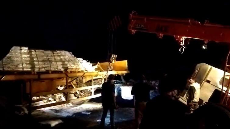 20 injured as container collides with ST near Vadodara on National Highway 48 Accident: ભયંકર અકસ્માત, કન્ટેનર ડિવાઇડર કૂદીને એસટી બસ સાથે અથડાયું, 20 પ્રવાસી ઇજાગ્રસ્ત