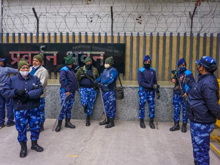 तीसरी बार सीएम द्वारा समन पर अमल न करने के बाद सोशल मीडिया पर खबर फैली कि ईडी सीएम को किसी भी गिरफ्तार कर सकती है. इस बात को बल उस समय मिला जब आप नेता दिल्ली के सीएम की गिरफ्तारी को लेकर ट्वीट करने लगे. हालांकि, ईडी ने सामने आकर ​साफ किया कि अभी उनकी गिरफ्तारी की कोई योजना नहीं है. ये बात सिर्फ अफवाह है.