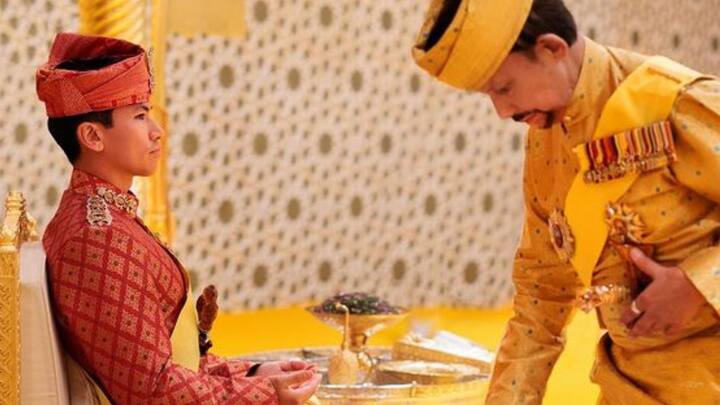 বিয়েতে এলাহি আয়োজন যেমন নজর কেড়েছে, তেমনই চর্চা শুরু হয়েছে কনেকে নিয়ে। ৩০ বছর বয়সি ইয়াং মুলিয়া আনিশা রোশনাহের সঙ্গে বিবাহবন্ধনে আবদ্ধ হয়েছে  প্রিন্স আব্দুল মতীন, যিনি কিনা একজন সাধারণ নাগরিক।  ছবি: ইনস্টাগ্রাম থেকে সংগৃহীত।  ছবি: ইনস্টাগ্রাম থেকে সংগৃহীত।