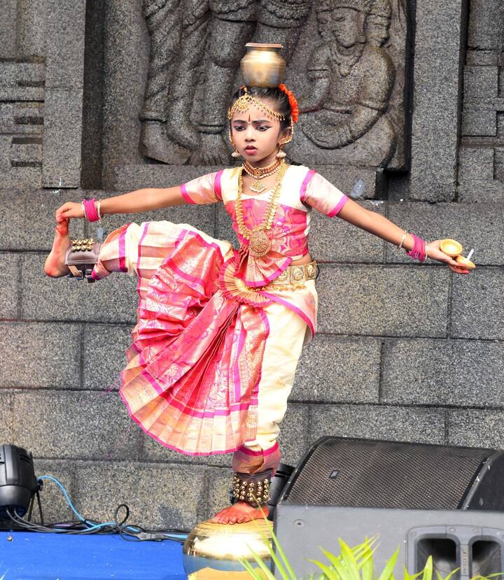 అలరించిన చిన్నారి నృత్యం