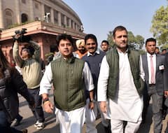 Congress: ज्योतिरादित्य, जितिन प्रसाद से लेकर मिलिंद तक, एक-एक कर साथ छोड़ रहे राहुल गांधी के करीबी, Photos