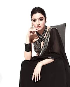 Divya Khosla Photo: બ્લેક સાડીમાં કાતિલ અંદાજમાં પોઝ આપતી જોવા મળી દિવ્યા ખોસલા કુમાર