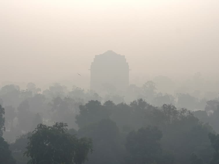 Delhi Pollution GRAP III Air Quality Severe AQI CAQM Smog Fog PM 2.5 Delhi-NCR: GRAP-III Curbs Enforced As Air Quality Deteriorates To 'Severe' Category
