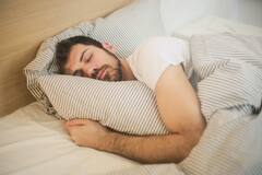 Tips for Restful sleep:  शांत झोप हवीय? 'या' टिप्स वापरा!