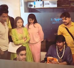 जैकलिन फर्नांडीस, शहनाज गिल और एल्विश यादव ने लिया बाबा बागेश्वर का आशीर्वाद! माला पहनाकर स्वागत करते दिखे सोनू सूद, देखें तस्वीरें