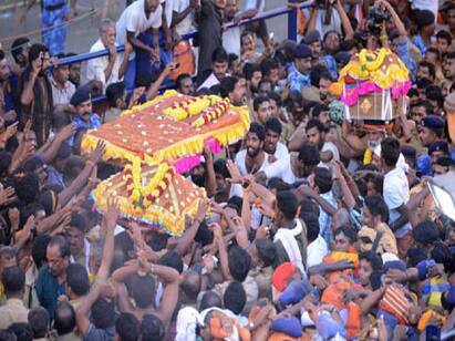 sabarimala ayyappan tempel magara jothi held tomorrow 15 jan 2024 Sabarimala Ayyappan Temple: சபரிமலையில் நாளை மகர ஜோதி.. பந்தளில் இருந்து புறப்பட்ட திருவாபரண பெட்டி..