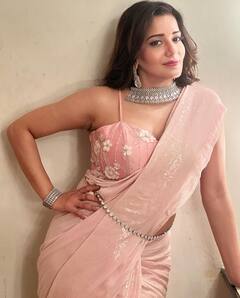 Monalisa PHOTO: ડીપ નેક બ્લાઉઝ અને સાડીમાં મોનાલિસાની ગ્લેમરસ તસવીરો વાયરલ