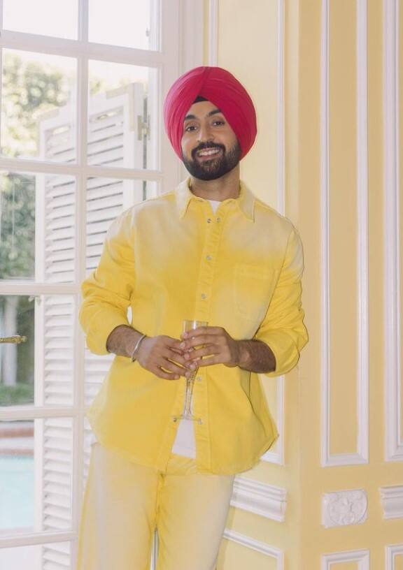 ਦੱਸ ਦੇਈਏ ਕਿ ਕੋਚੈਲਾ 'ਚ ਪਰਫਾਰਮ ਨਾਲ ਵਾਹੋ-ਵਾਹੀ ਖੱਟਣ ਵਾਲੇ ਕਲਾਕਾਰ ਨੇ ਗਲੋਬਲ ਸਟਾਰ ਬਣ ਪੰਜਾਬੀਆਂ ਦਾ ਨਾਂਅ ਰੌਸ਼ਨ ਕੀਤਾ। ਉਨ੍ਹਾਂ ਆਪਣੇ ਨਾਂਅ ਇੰਨੀਂ ਜ਼ਿਆਦਾ ਪ੍ਰਸਿੱਧੀ ਤੇ ਸ਼ੋਹਰਤ ਕੀਤੀ ਜਿਸਨੇ ਹਰ ਕਿਸੇ ਦਾ ਮਾਣ ਵਧਾਈਆ।