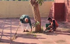 Gujarat: રાજ્યમાં ધાર્મિક સ્થાનોમાં સ્વચ્છતા અભિયાન, CM ભૂપેંદ્ર પટેલ ધોળેશ્વર મહાદેવ મંદિરે સફાઈ અભિયાનમાં જોડાયા