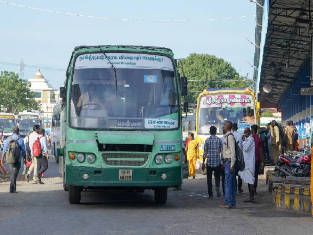 Pongal Special Bus: வெறிச்சோடிய சென்னை... பொங்கல் சிறப்பு பேருந்துகளில் அலைமோதிய மக்கள் கூட்டம்.. pongal festival 2024 tn special buses to native more than 1 lakh people booked tickets in tamilnadu bus Pongal Special Bus: வெறிச்சோடிய சென்னை... பொங்கல் சிறப்பு பேருந்துகளில் அலைமோதிய மக்கள் கூட்டம்..