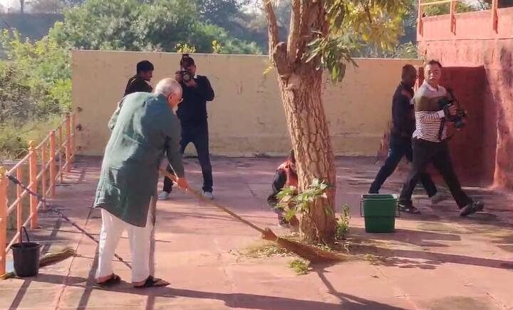 રાજ્યના તમામ ધાર્મિક સ્થળોએ સફાઈ કરવામાં આવશે.