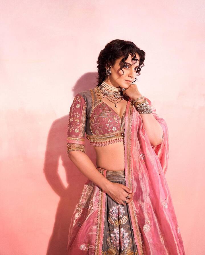 She was seen posing with Ira and Aamir's first wife, Reena Dutta. Aamir was also seen posing for the paparazzi in the same frame. (Image: Instagram/@kanganaranaut)