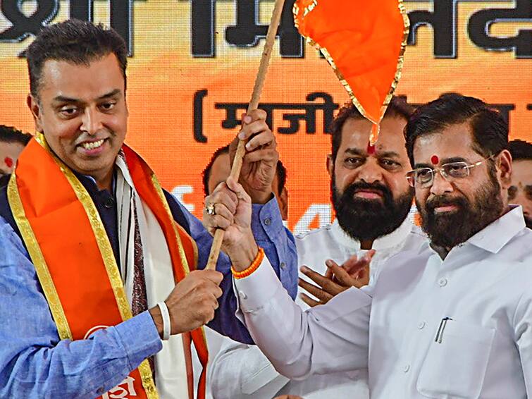 Milind Deora Joins Shiv Sena Quits Congress Eknath Shinde Maharashtra Politics BJP NCP Shiv Sena UBT Milind Deora Joins Eknath Shinde-Led Shiv Sena In Sunday Shocker For Congress