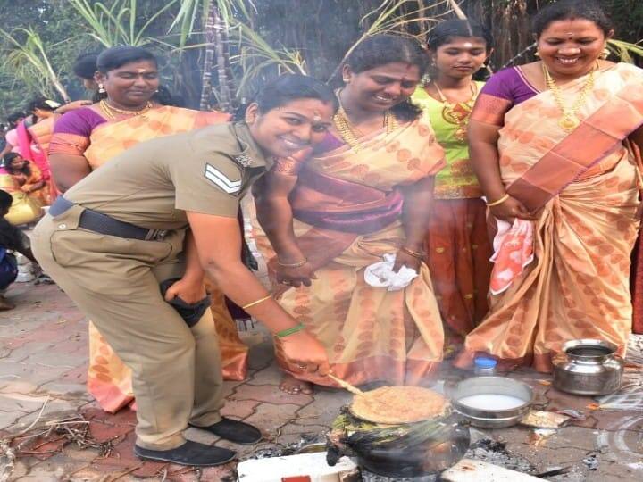 காவலர் சீறுடையில் பொங்கல் வைத்த மாநகர் காவலர்.