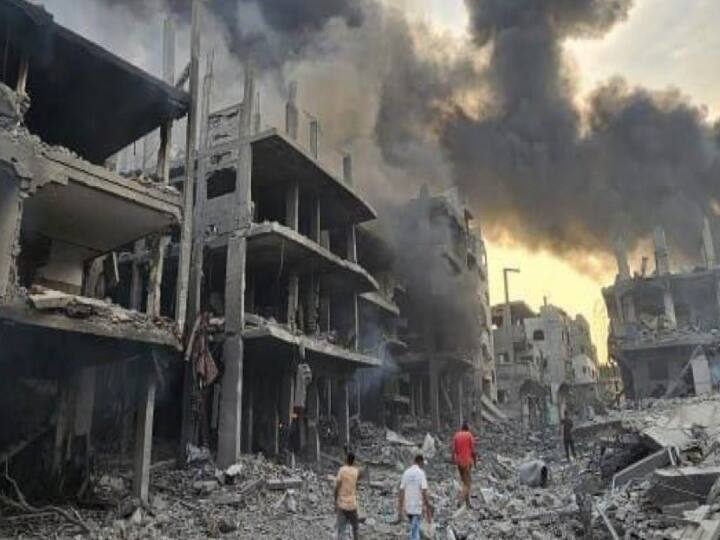 इजरायल हमास युद्ध के 100 दिन पूरे होने पर AP ने फ़िलिस्तीनी स्वास्थ्य मंत्रालय इजरायली अधिकारियों के साथ-साथ अंतर्राष्ट्रीय पर्यवेक्षकों और सहायता समूहों से प्राप्त आंकड़ों को जारी किया है. इस आंकड़ों में इजरायल हमास युद्ध में हुए जानमाल का ब्योरा दिया गया है.