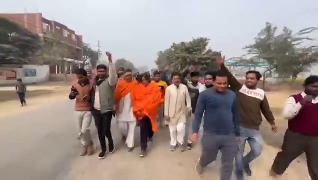 Ram Mandir: दिल्ली से 350 KM की पैदल यात्रा, अयोध्या के लिए निकली शबनम खान का हरदोई में स्वागत