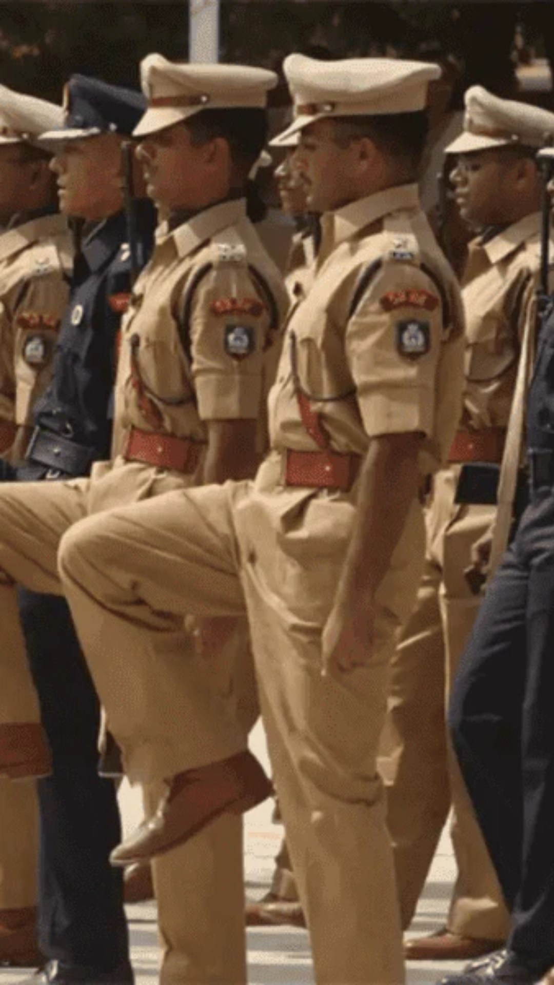 इनकी पहचान वर्दी के ऊपर