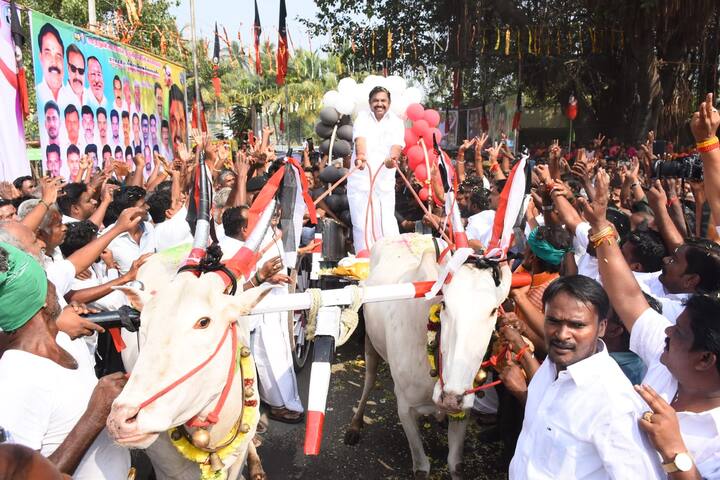 “தை பொங்கலை மகிழ்ச்சியாக கொண்டாடுவது போல தேர்தல் வெற்றியை நாம் கொண்டாடும் காலம் வந்து விட்டது.சேலம் மாவட்டம் அதிமுகவின் கோட்டை; இந்தியாவிலேயே அதிகமான வாக்கு எண்ணிக்கையில் சேலம் நாடாளுமன்ற உறுப்பினர் வெற்றி பெற அனைவரும் உழைக்க வேண்டும்.” என்று பேசினார் ஈபிஎஸ்.