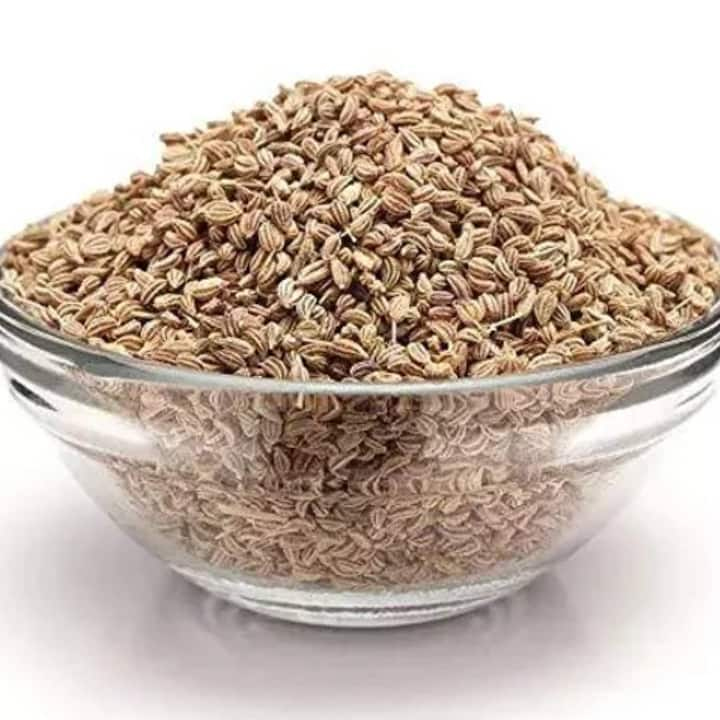 Ajwain Benefits  ਭੋਜਨ ਦਾ ਸਵਾਦ ਵਧਾਉਣ ਦੇ ਨਾਲ ਇਹ ਸਿਹਤ ਲਈ ਵੀ ਬਹੁਤ ਵਧੀਆ ਹੈ। ਇਨ੍ਹਾਂ ਛੋਟੇ ਬੀਜਾਂ ਵਿੱਚ ਪ੍ਰੋਟੀਨ, ਫਾਈਬਰ, , ਕੈਲਸ਼ੀਅਮ, ਆਇਰਨ ਅਤੇ ਹੋਰ ਬਹੁਤ ਸਾਰੇ ਪੋਸ਼ਕ ਤੱਤ ਪਾਏ ਜਾਂਦੇ ਹਨ। ਪਾਚਨ ਸੰਬੰਧੀ ਸਮੱਸਿਆਵਾਂ ਤੋਂ....