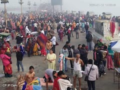 Ganga Snan In Pic: हरिद्वार में श्रद्धालुओं का उमड़ा जनसैलाब, गंगा स्नान कर मांगा मनोरथ, देखें तस्वीरें