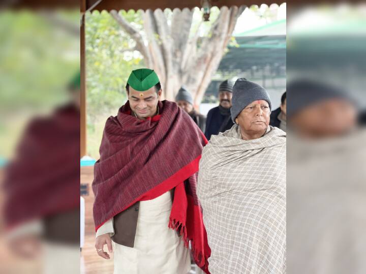 राबड़ी के आवास के अंदर की कुछ तस्वीरें खुद आरजेडी सुप्रीमो लालू प्रसाद यादव के बड़े बेटे मंत्री तेज प्रताप यादव ने अपने ट्विटर हैंडल से की है. इस तस्वीर में तेज प्रताप यादव अपने पिता लालू यादव के साथ दिख रहे हैं.